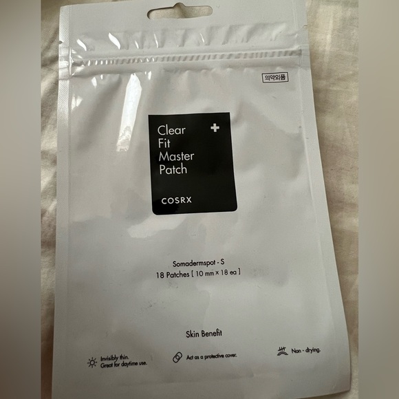 COSRX pimple patch - Picture 1 of 3